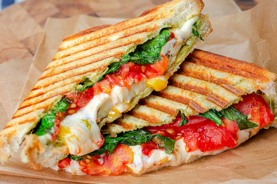 SEBZELİ BAZLAMA TOST