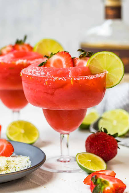 STRAWBERRY MARGARİTA